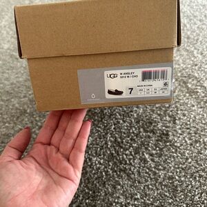 UGG Women's Ansley in Chestnut